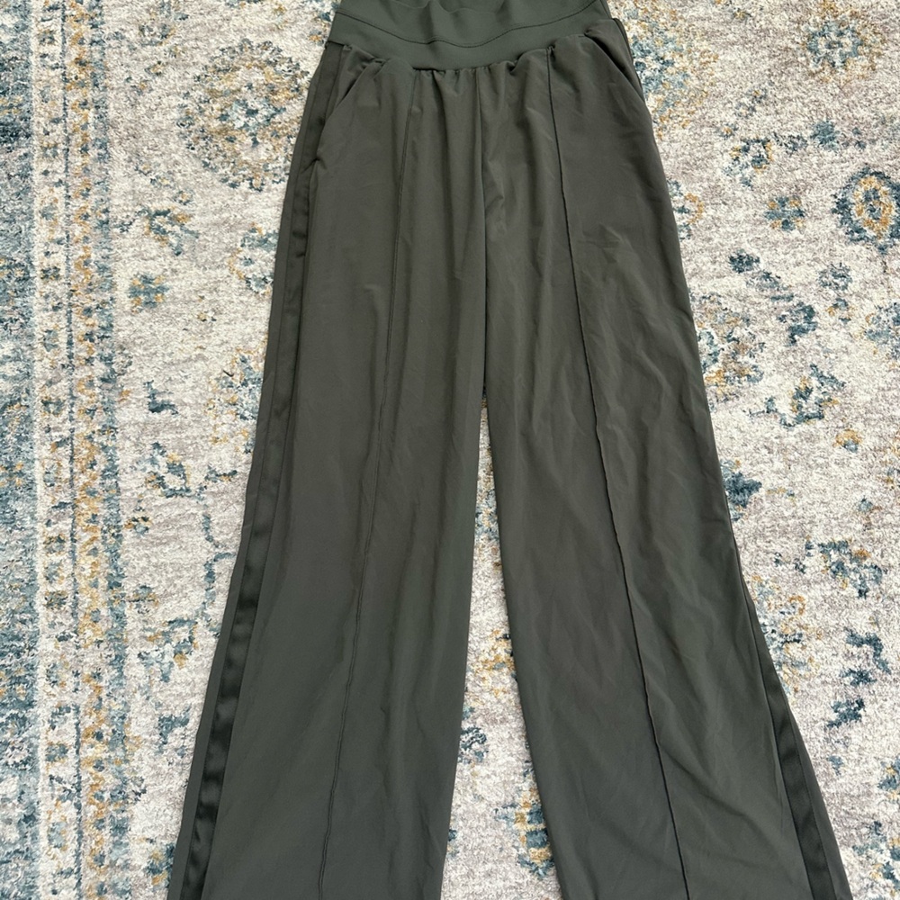 Athleta Olive Green Ribbed Joggers with Satin Trim